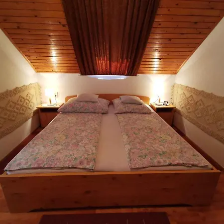 In - Balaton 18886 بيت للعطل