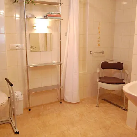 In - Balaton 18886 بيت للعطل